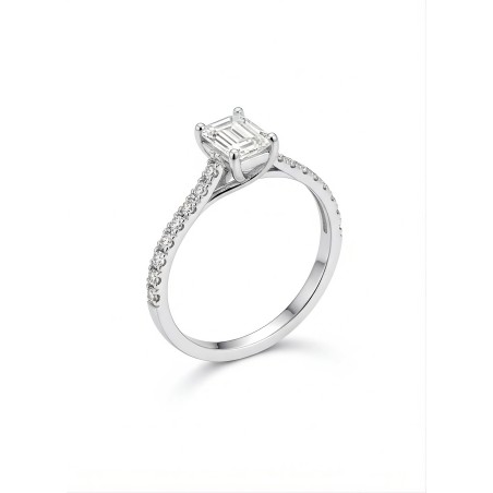 Anillo de compromiso Erika con diamante talla esmeralda en oro blanco 18k de Joyería Marga Mira