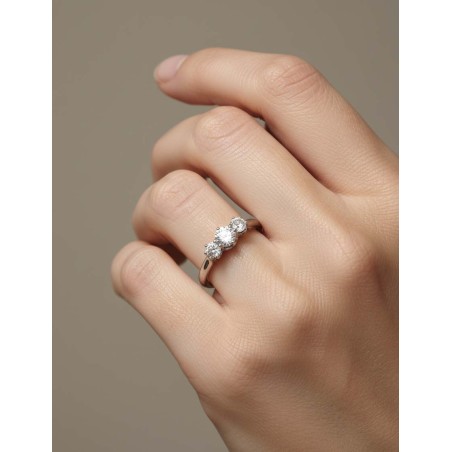 Stefany: Anillo Tresillo Diamantes 0.58ct GIA | Oro Blanco 18k