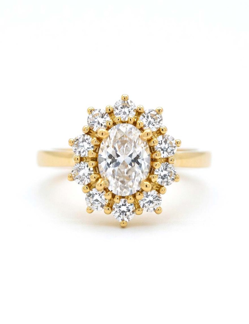 Victoria Anillo de Diamante Oval 0.60ct D-VS GIA. Oro amarillo 18k