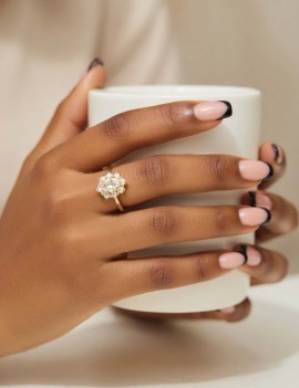 Victoria Anillo de Diamante Oval 0.60ct D-VS GIA. Oro amarillo 18k