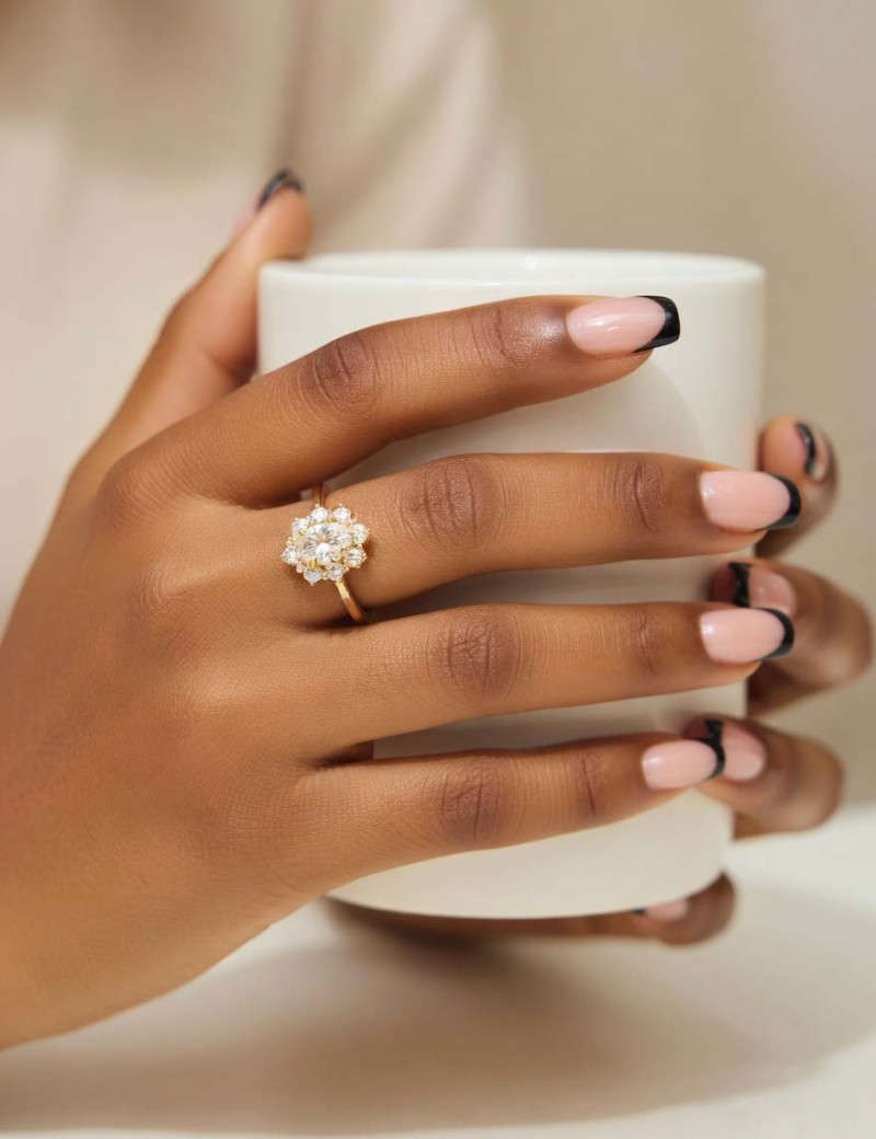 Victoria Anillo de Diamante Oval 0.60ct D-VS GIA. Oro amarillo 18k