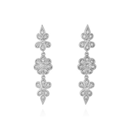 Pendientes de novia largos modelo Rosa de 4.2 cm con diseño ornamental en plata y circonitas blancas.