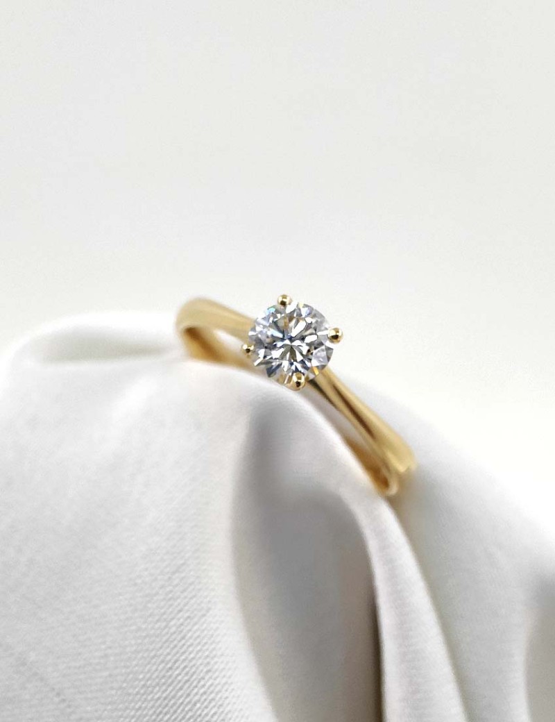 Beatriz Anillo Solitario 0.40ct GIA. Oro 18k F-VS · Joyería Marga Mira