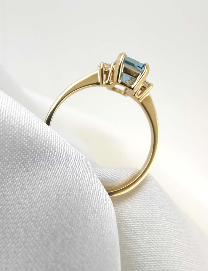 Ankara Anillo Aguamarina 0.94ct y Diamantes | Oro Amarillo 18k