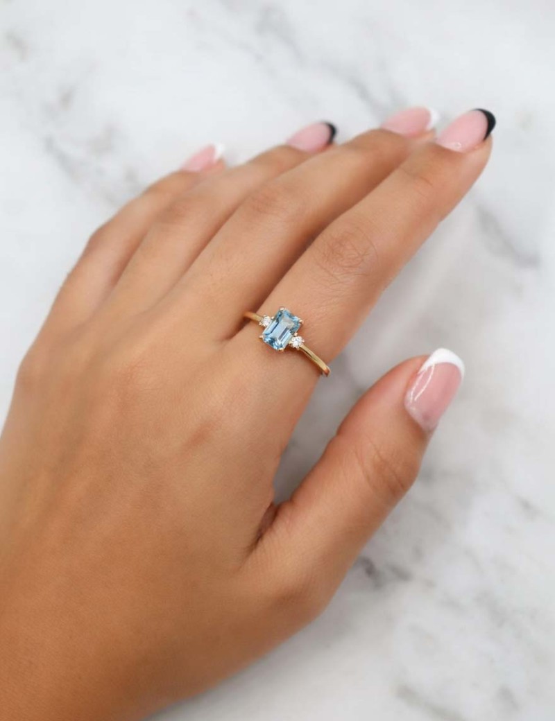 Ankara Anillo Aguamarina 0.94ct y Diamantes | Oro Amarillo 18k