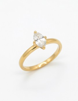 Ines: Anillo Diamante Oval 0.30ct GIA. Oro Amarillo 18k  · Marga mira