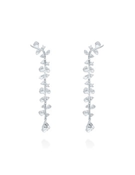 Pendientes de novia largos modelo Guipur XL de 8 cm con diseño botánico en plata con baño de oro y circonitas blancas.