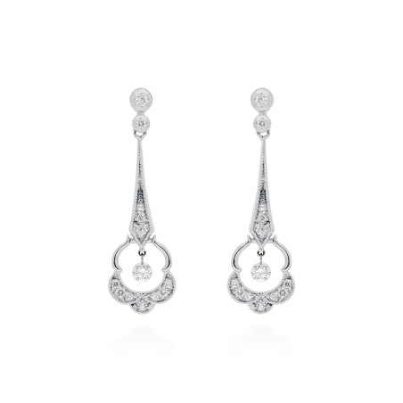 Pendientes colgantes de estilo vintage Ballerina realizados en oro blanco de 18 quilates con diamantes de talla brillante.