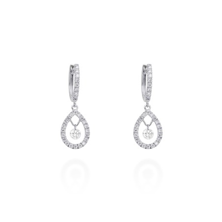 Pareja de pendientes tipo criolla en oro blanco de 18 quilates con colgante de lágrima calada y diamante solitario flotante.