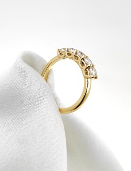 Hilda: Anillo de 5 Diamantes Oro Amarillo 18 K · Joyería Marga Mira