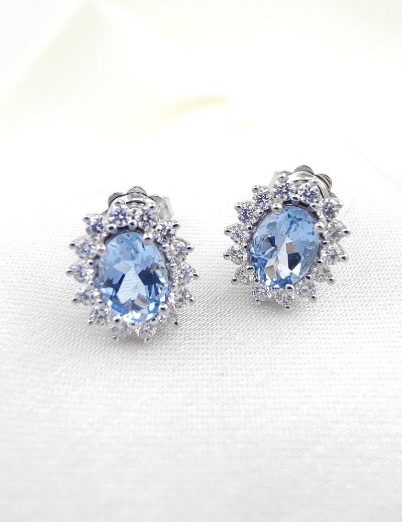 Pendientes de Aguamarina Ovalados 5x7mm y Diamantes Oro Blanco 18k