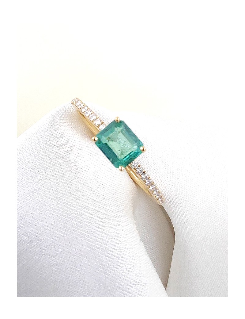Anillo Kira Esmeralda 0.74ct y Diamantes | Oro Amarillo 18k