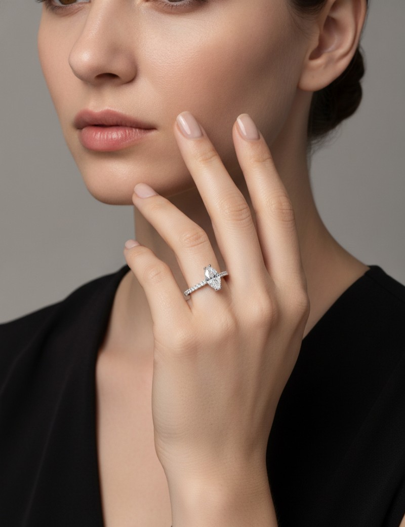 Anillo con Diamante Marquise 0,54ct GIA | Oro Blanco 18k · Marga Mira