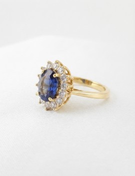 Anillo Zafiro Oval 5x7mm Diseño Corona. Diamantes 0.28ct E-VS