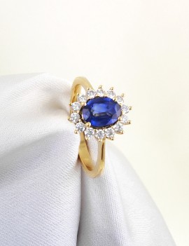 Anillo Zafiro Oval 5x7mm Diseño Corona. Diamantes 0.28ct E-VS