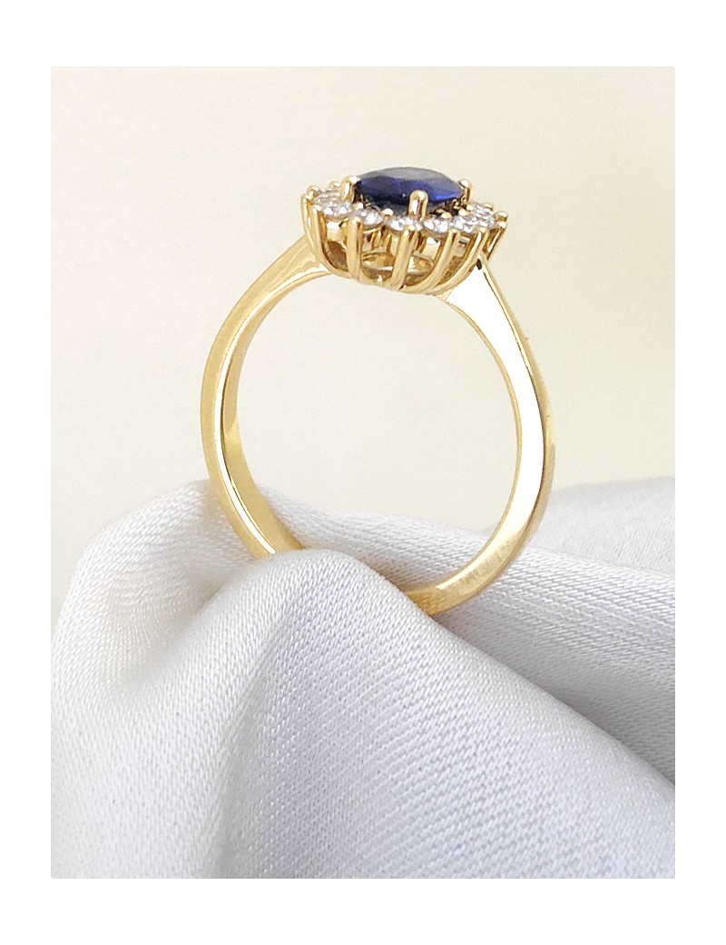 Anillo Zafiro Oval 5x7mm Diseño Corona. Diamantes 0.28ct E-VS