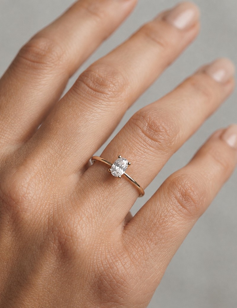 Carol: Anillo de Diamante Talla Oval | Oro Amarillo 18k · Marga Mira