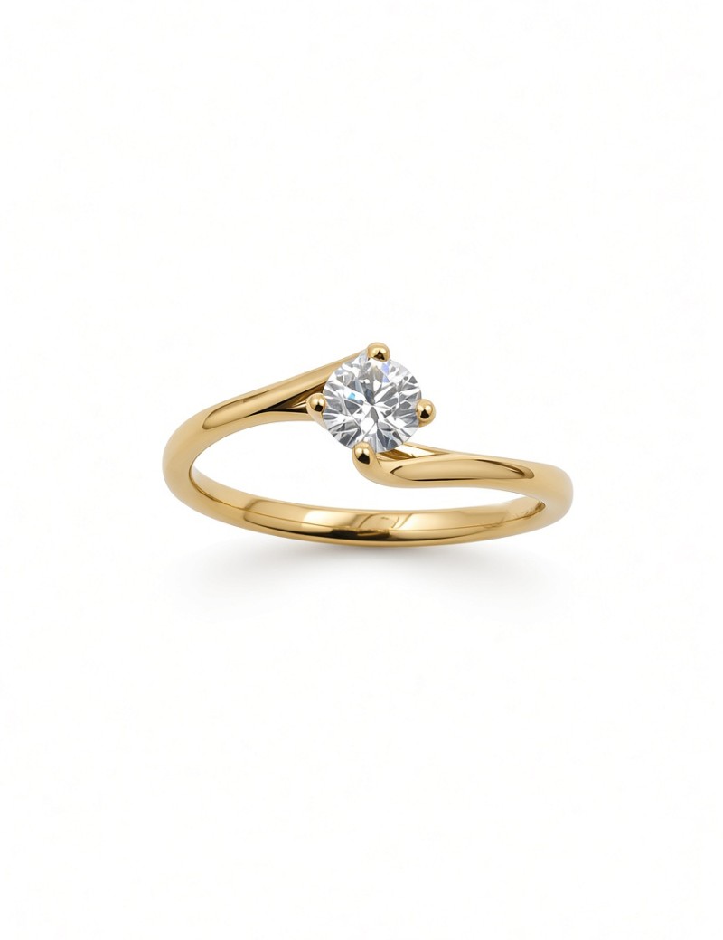 Nuria: Anillo de Diamante Solitario Garras Cruzadas Oro Amarillo 18k