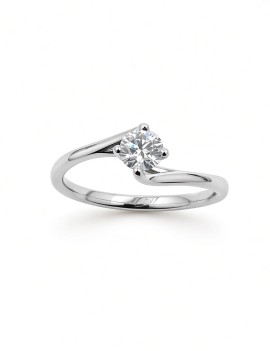 Nuria: Anillo de Diamante Solitario Garras Cruzadas Oro Blanco 18k