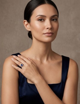 Victoria: Anillo de Diamantes y Zafiro | Oro Blanco 18k · Marga Mira