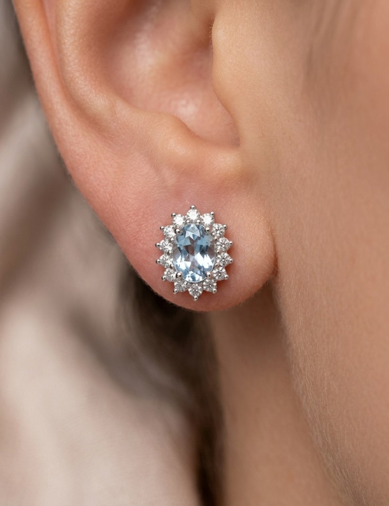 Victoria Pendientes Aguamarinas Ovales y Diamantes en Oro Blanco 18k