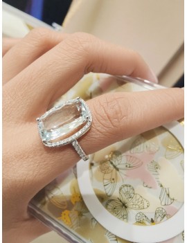 Rania: Anillo de Aguamarina Cojín 15,5x10mm y Diamantes · Marga Mira