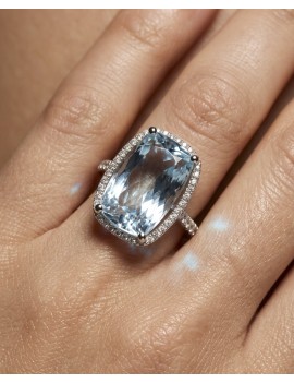 Rania: Anillo de Aguamarina Cojín 15,5x10mm y Diamantes · Marga Mira