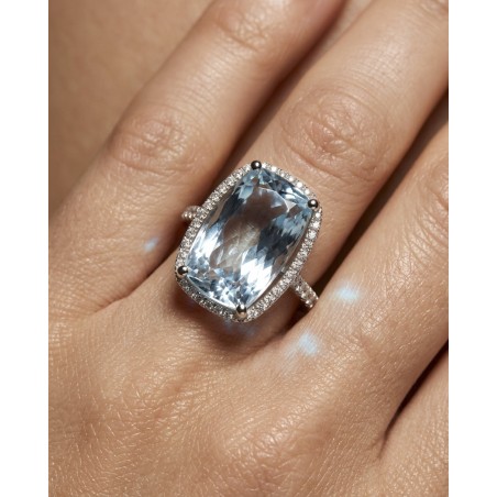 Rania: Anillo de Aguamarina Cojín 15,5x10mm y Diamantes · Marga Mira