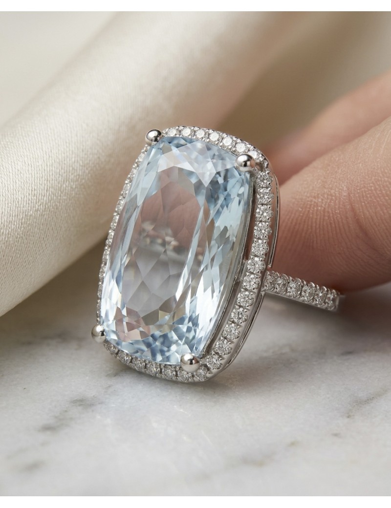 Rania: Anillo de Aguamarina Cojín 15,5x10mm y Diamantes · Marga Mira