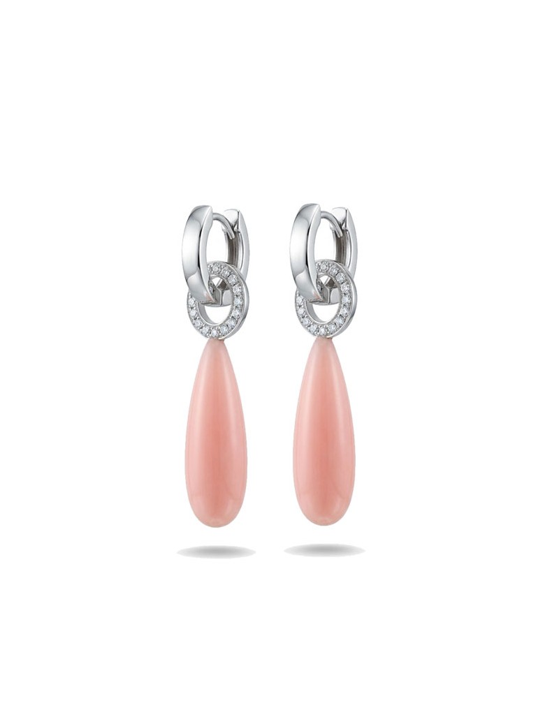 Pareja de apliques para criollas modelo Lola en oro blanco de 18 quilates con gotas de coral rosa y aro pavé de 34 diamantes.