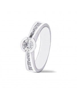 Anillo Solitario de Oro Blanco con Diamantes 0,83kts